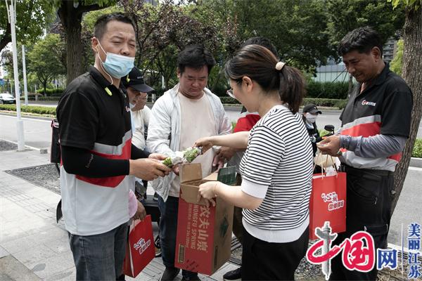 澳门雷锋心水网论坛,澳门雷锋心水网论坛，传承雷锋精神，共筑美好社区